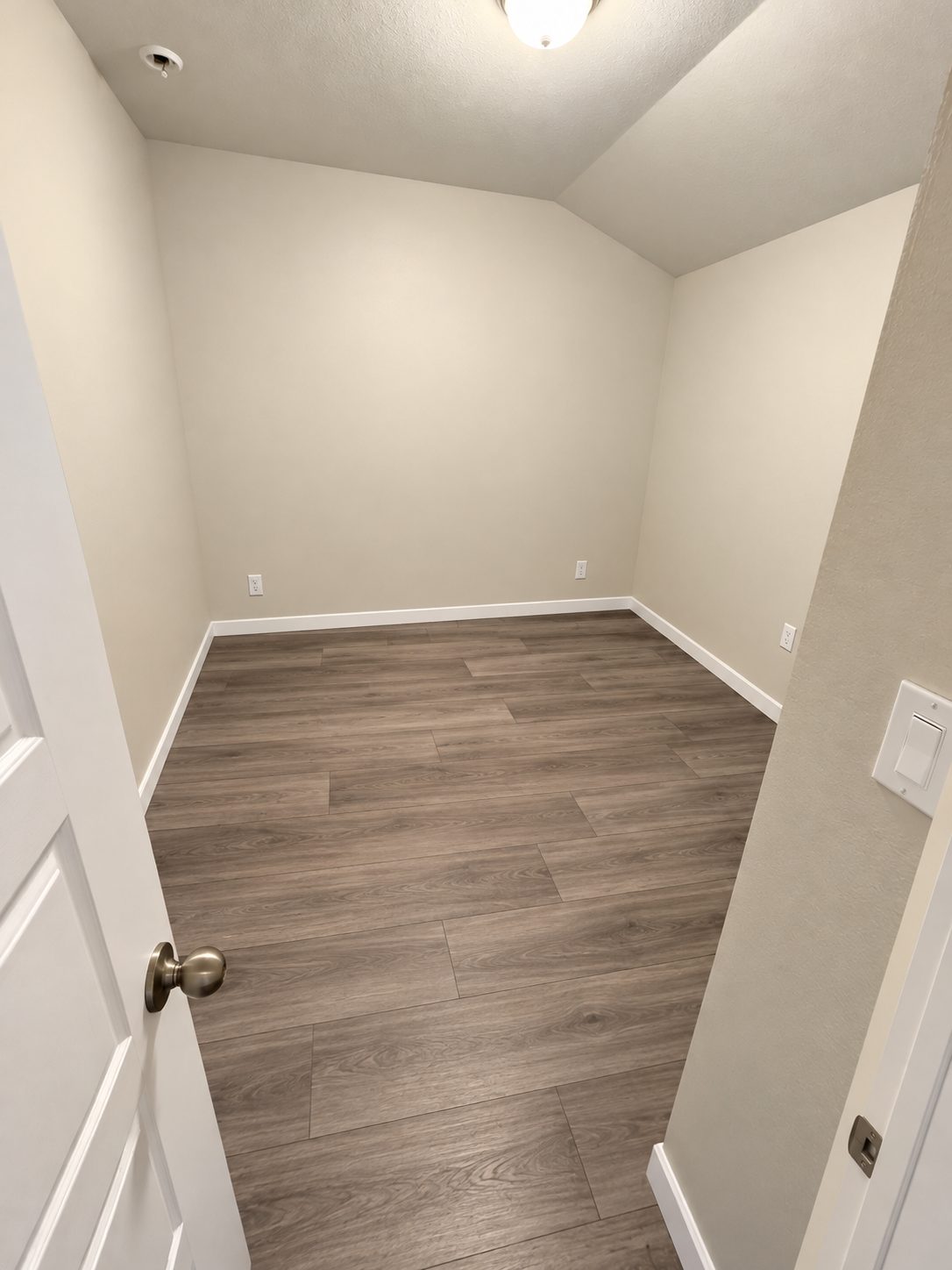 Bedroom after move-out cleaning and repaint